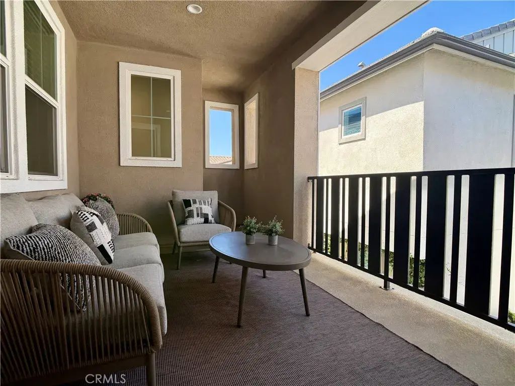 16064 Jamie 8, Fontana