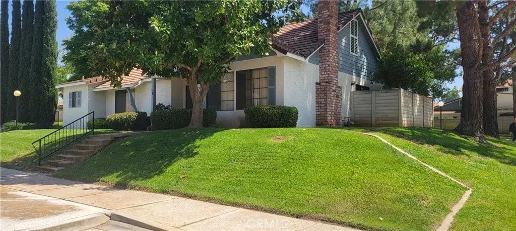4 Dearborn Circle, Redlands