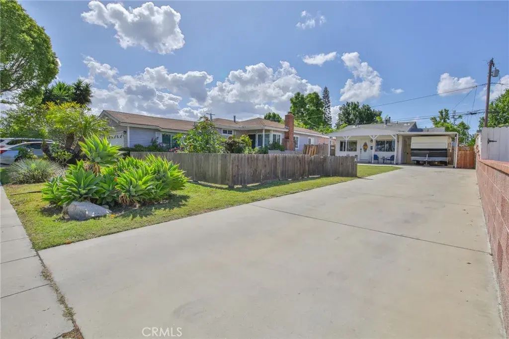1404 E Michelson, Long Beach