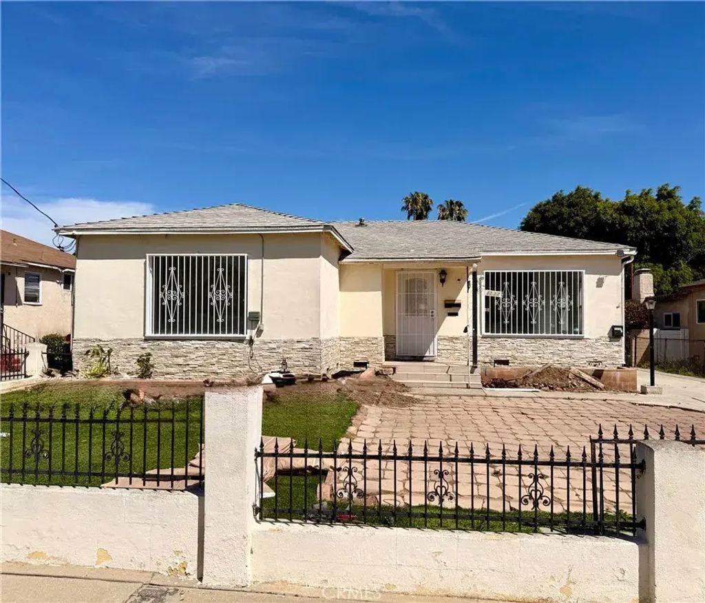 1537 W 205th Street, Torrance