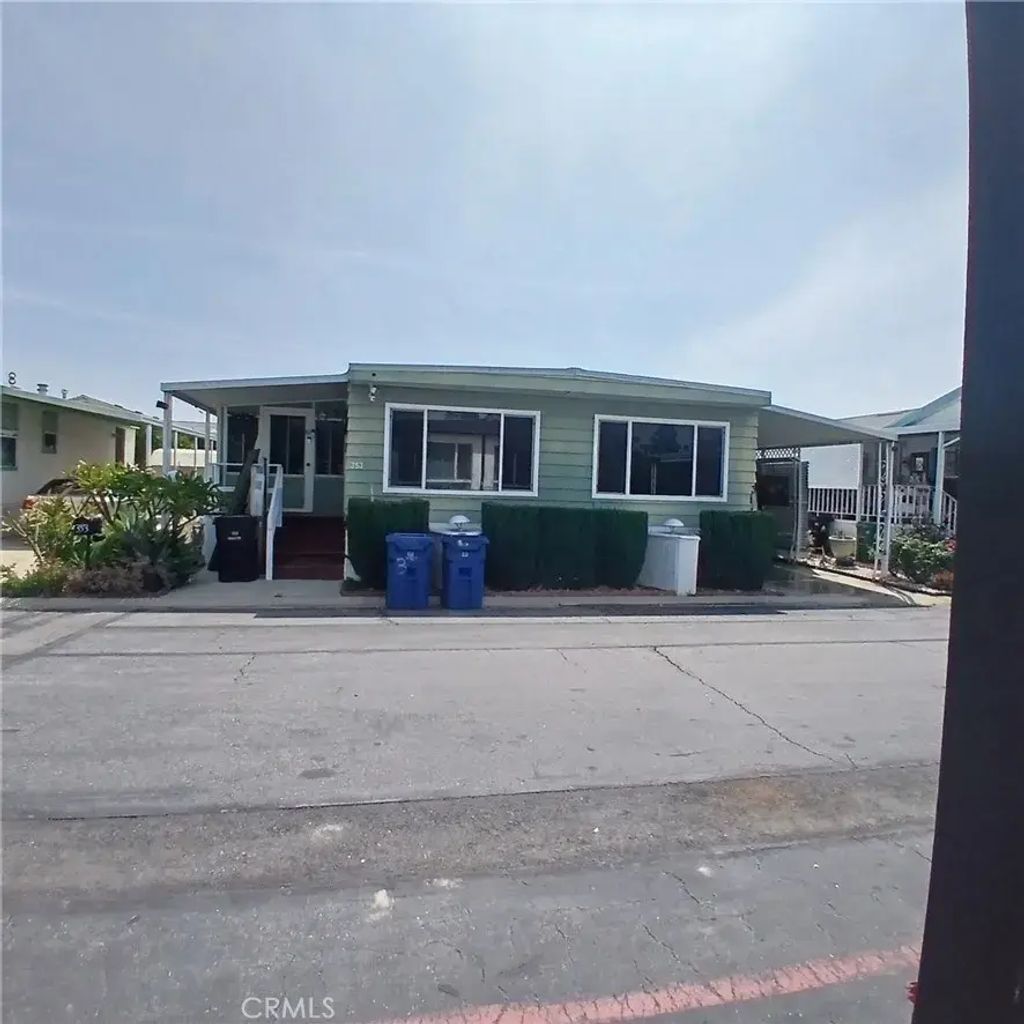 8811 Canoga 353, Canoga Park