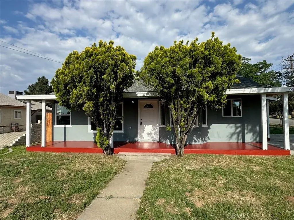 902 Elm Avenue, Beaumont