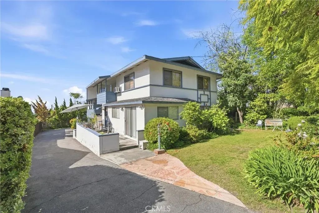 126 E Highland, Sierra Madre