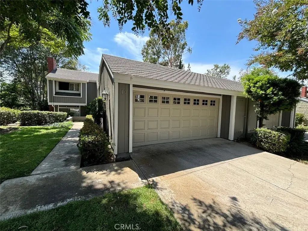 17 Rainbow Falls, Irvine