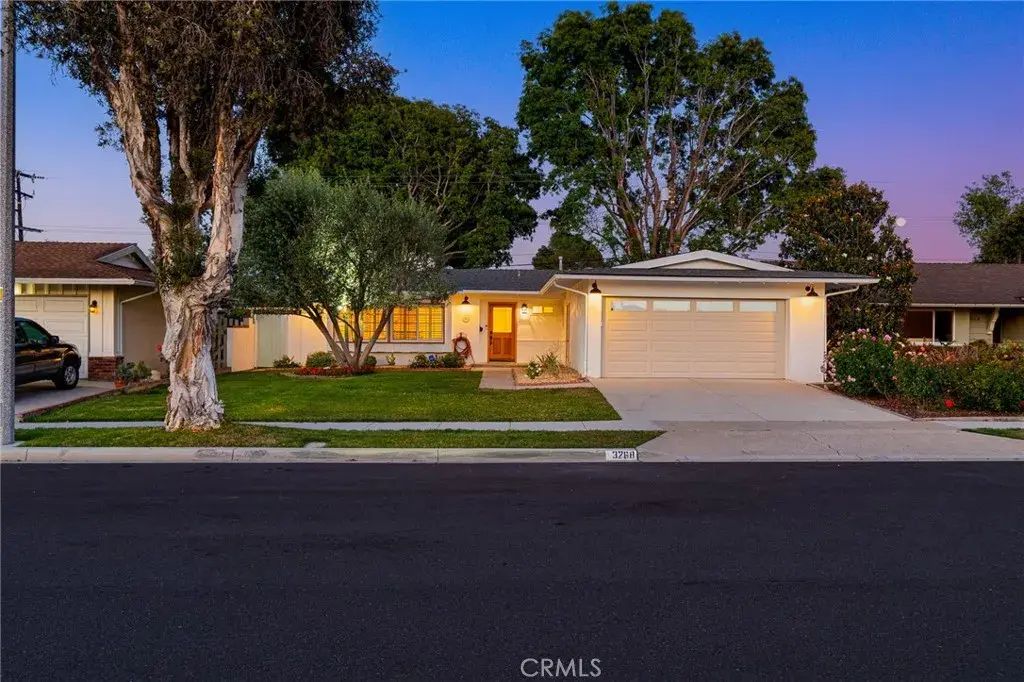 3268 Michigan, Costa Mesa