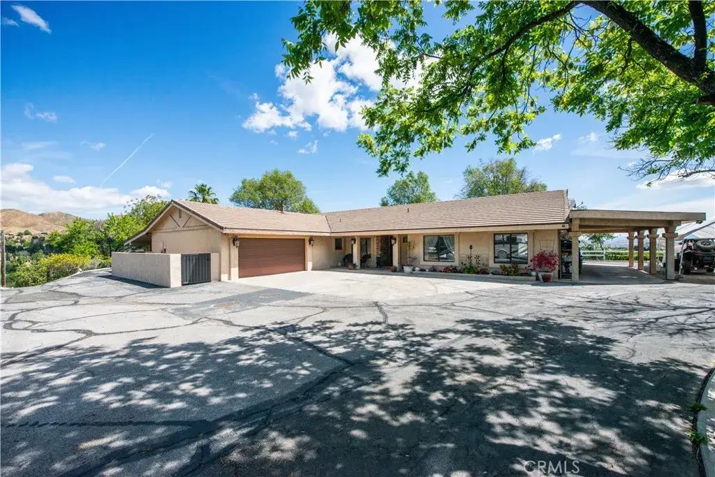 30602 Hasley Canyon Road, Castaic