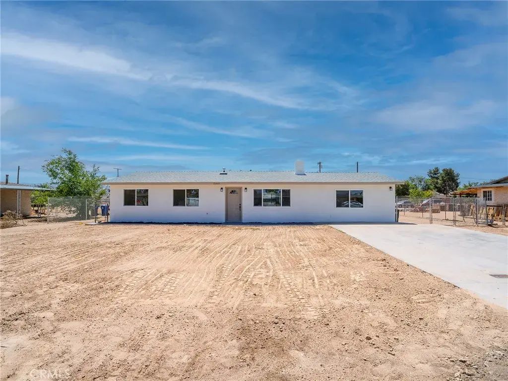 21865 Fox, Apple Valley