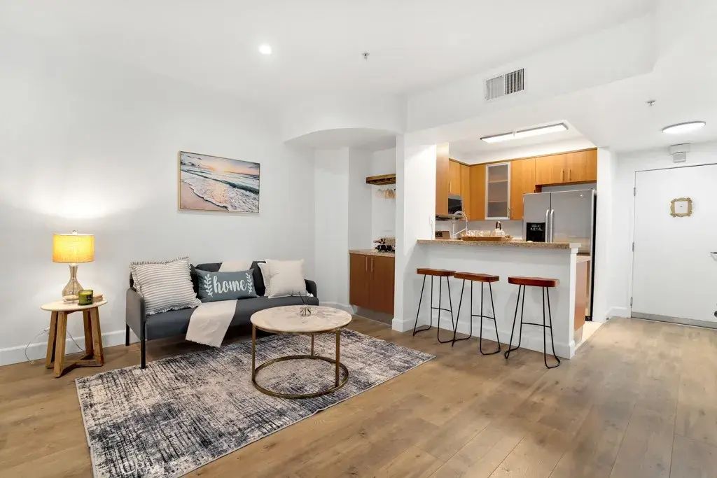 620 S Gramercy 338, Los Angeles