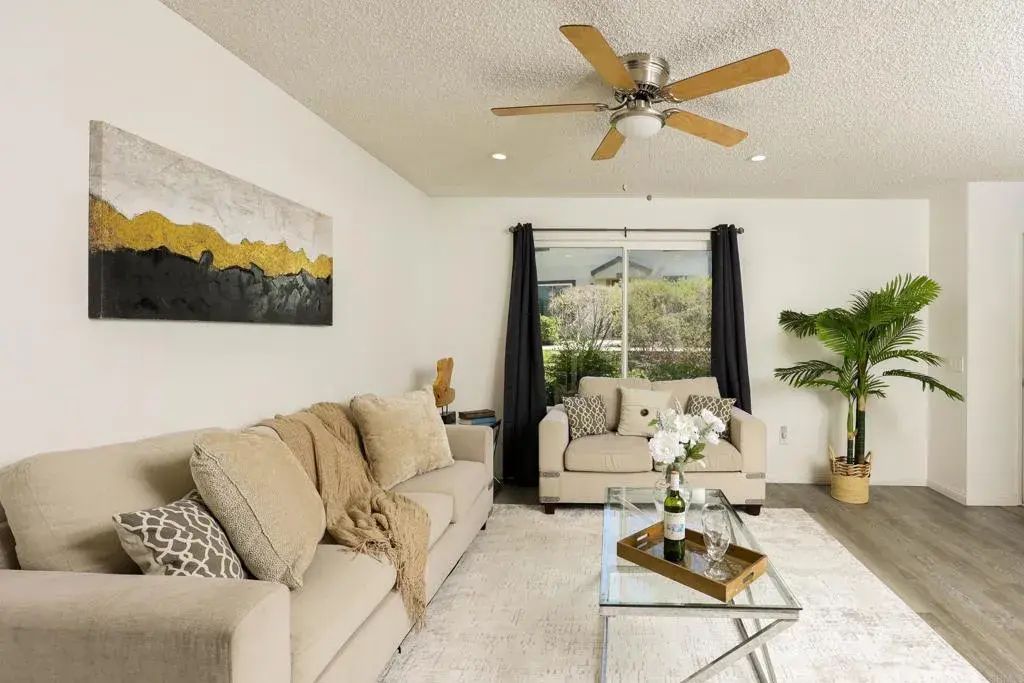 10661 King Phillip, Santee