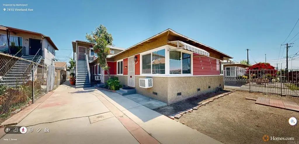 7410 Vineland Avenue, Sun Valley
