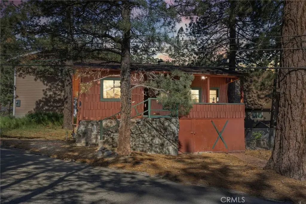 2054 E Canyon, Wrightwood