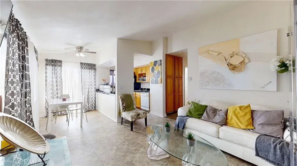 1168 E 10th 218b, Long Beach
