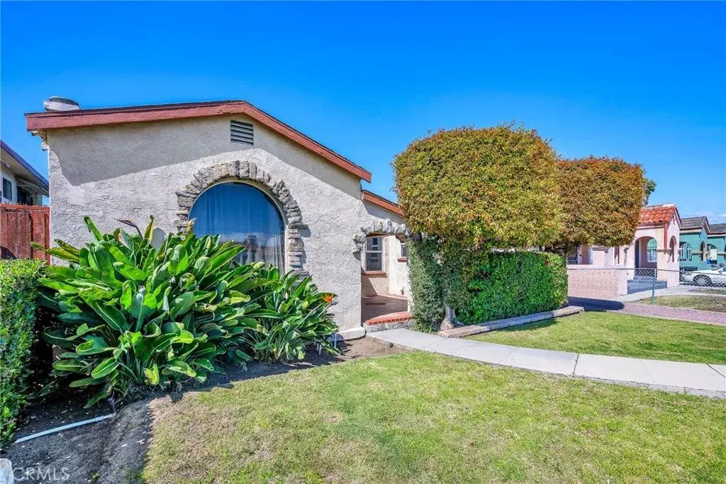 1617 W 80th Street, Los Angeles