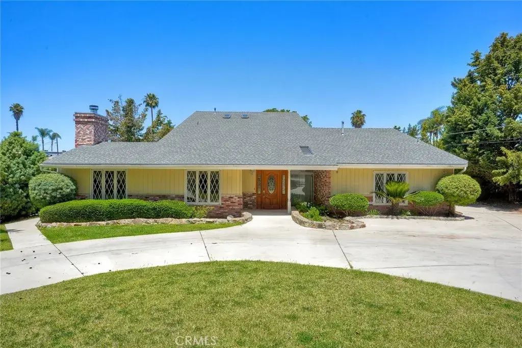 724 Barsby, Vista