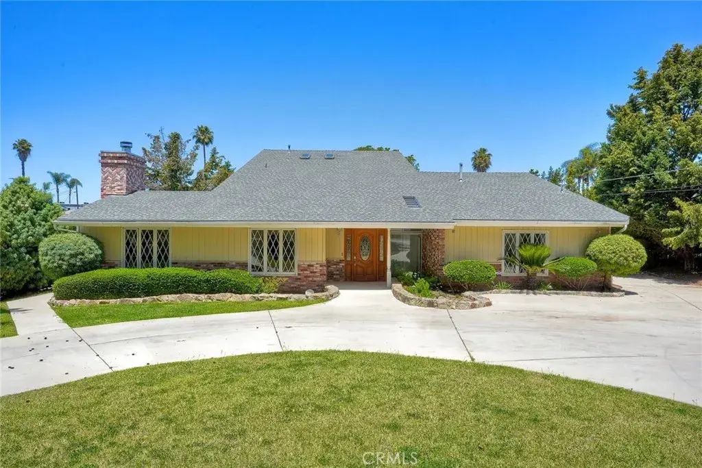 724 Barsby, Vista