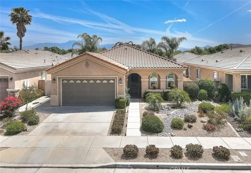1664 Camino Sueno, Hemet