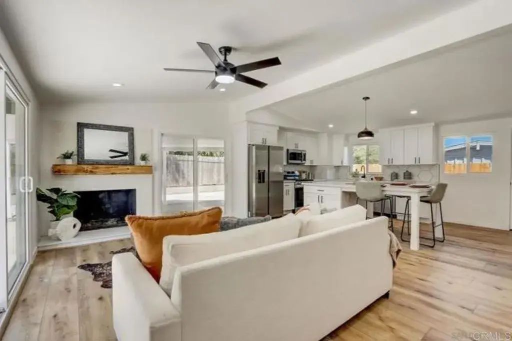 6265 Lake Alamor Avenue, 
