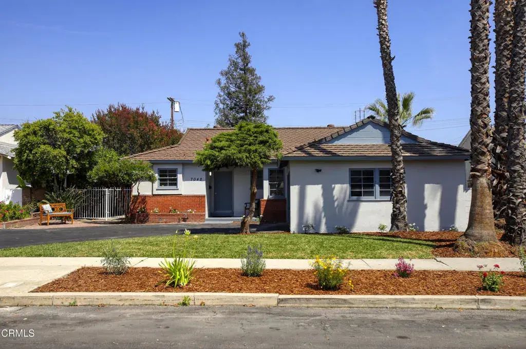 7042 Saint Clair Avenue, North Hollywood