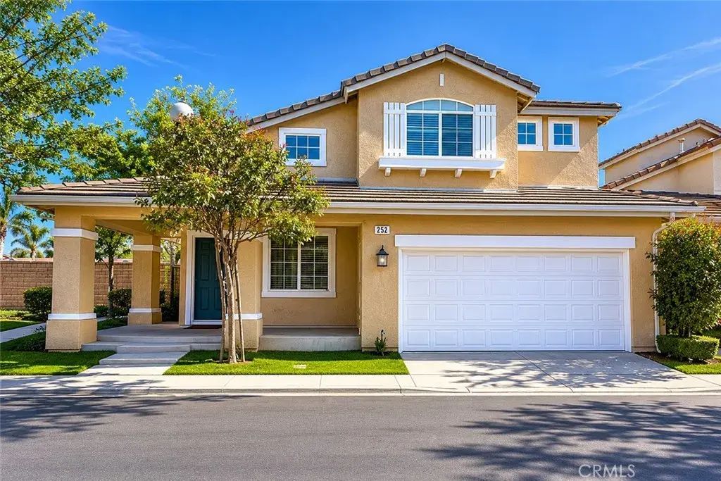 292 Edgemire Lane, Simi Valley