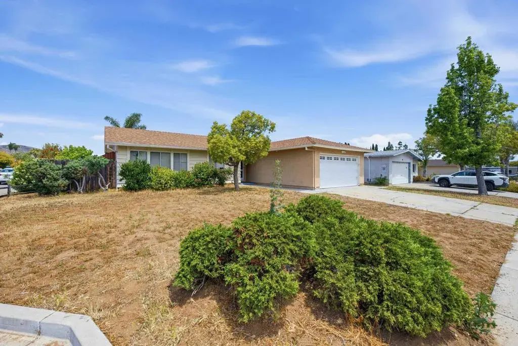 10016 Bilteer Court, Santee