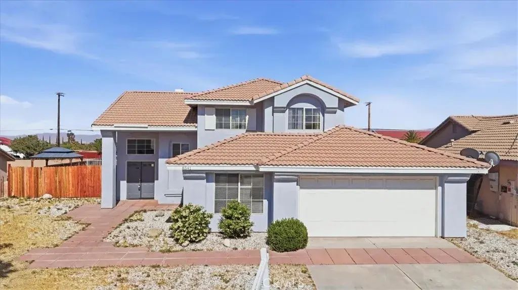 8541 Dove Creek, Hesperia