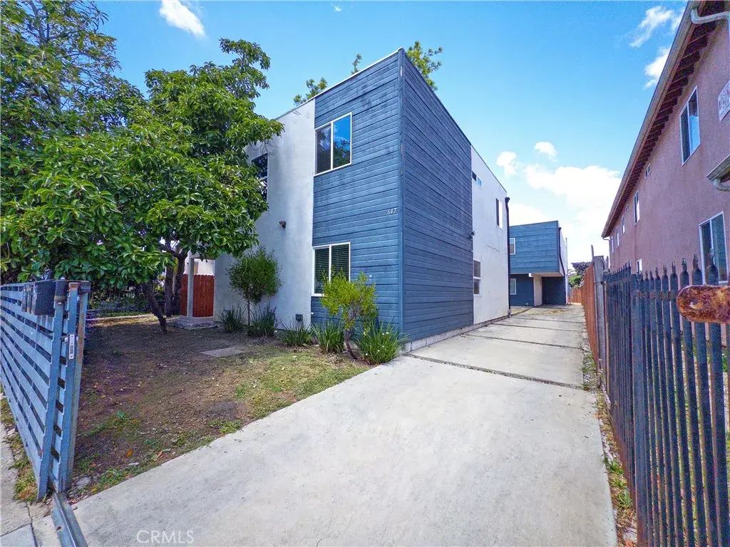 645 W 97th, Los Angeles