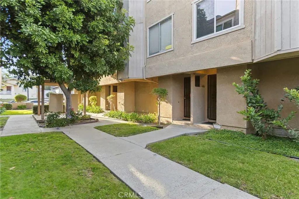 334 S Walnut F, Brea