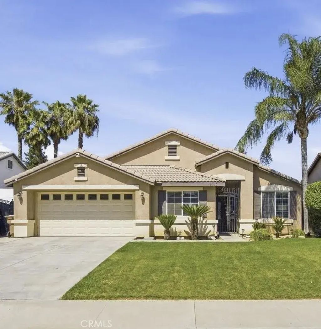 9910 Pyramid Peak Drive, Bakersfield