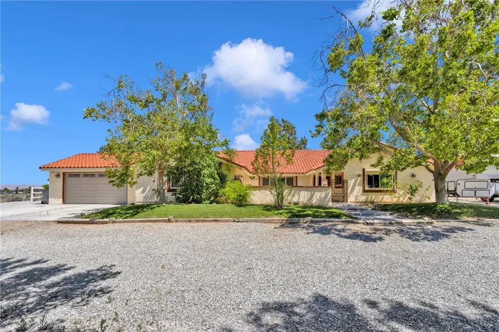 7737 3rd, Hesperia
