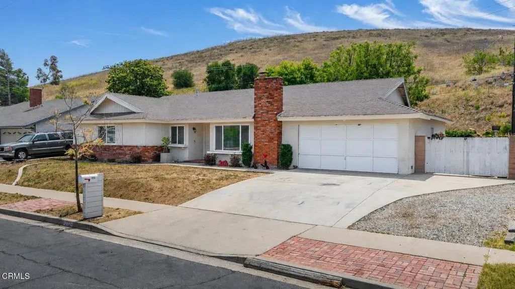 252 W Columbia Road, Thousand Oaks