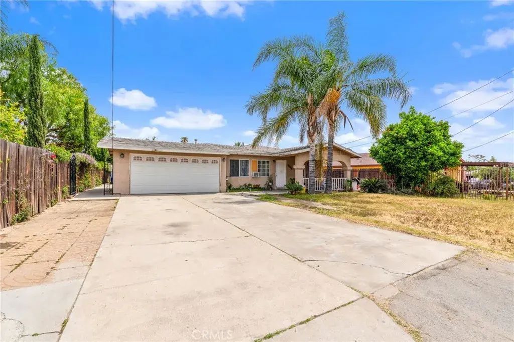 9085 Poplar, Fontana