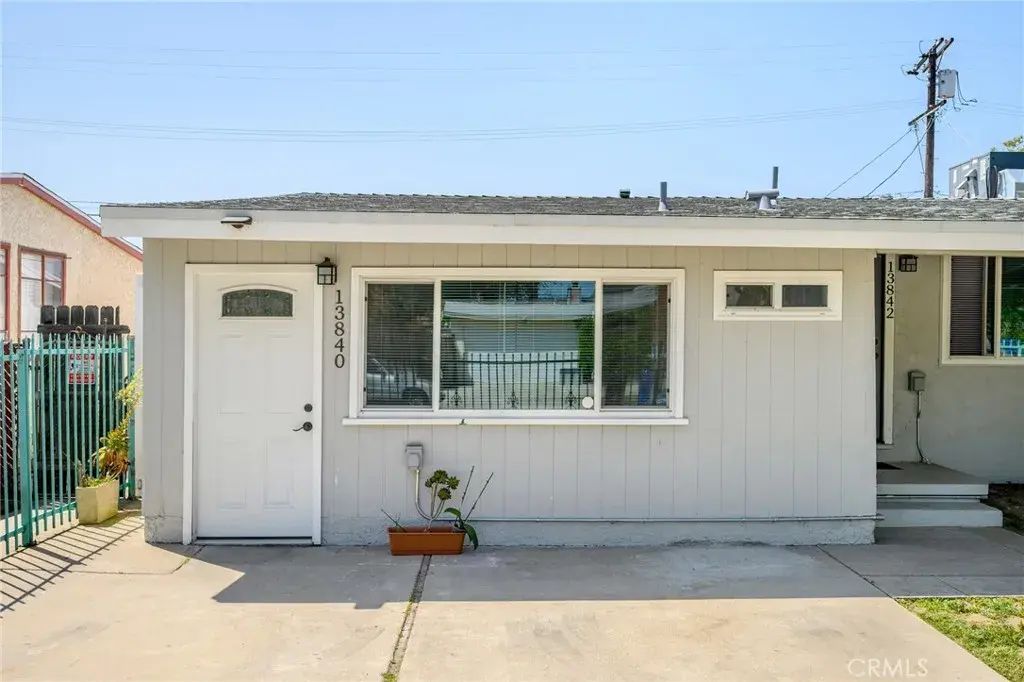 13840 Community St, Panorama City