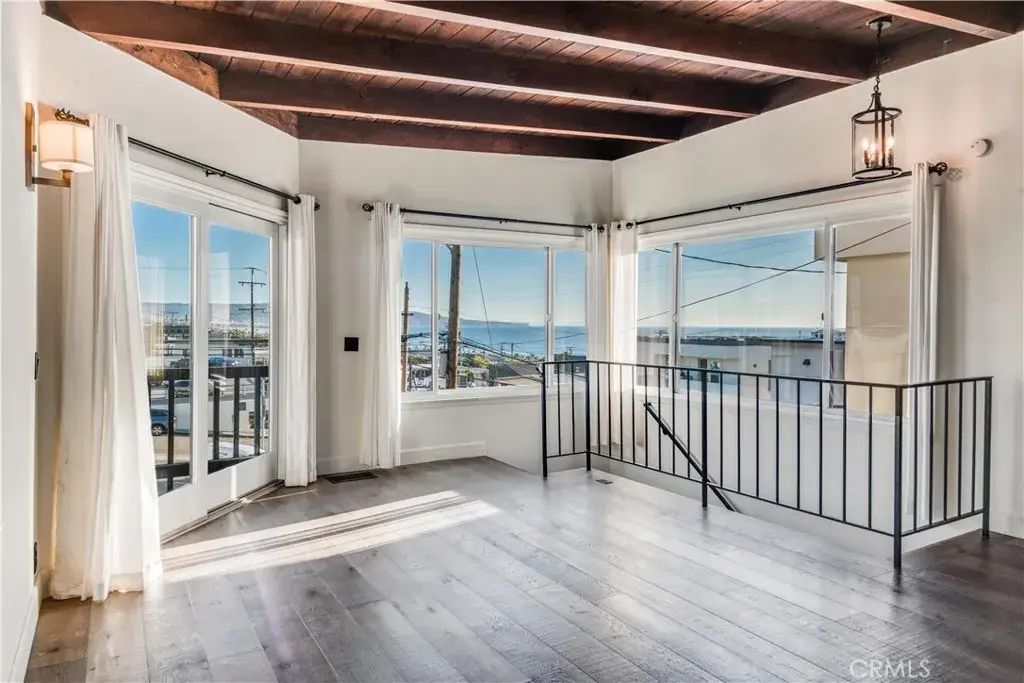 221 12th Place, Manhattan Beach