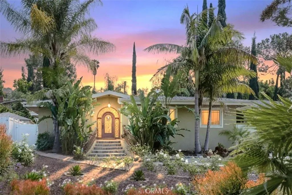 21720 Dumetz Road, Woodland Hills