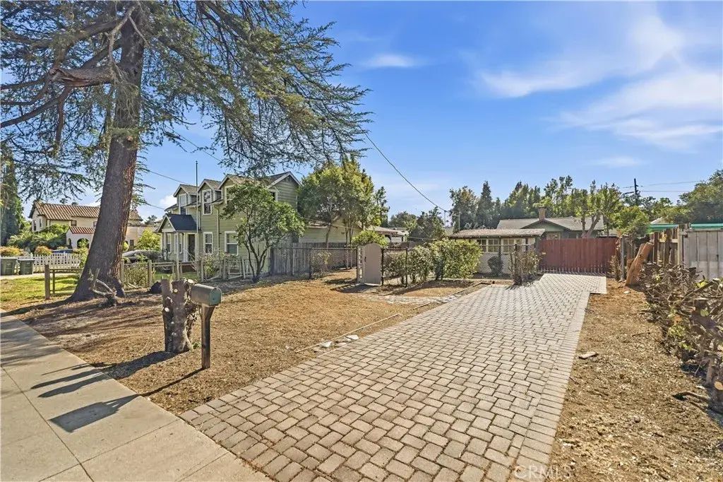 165 S Meridith Avenue, Pasadena
