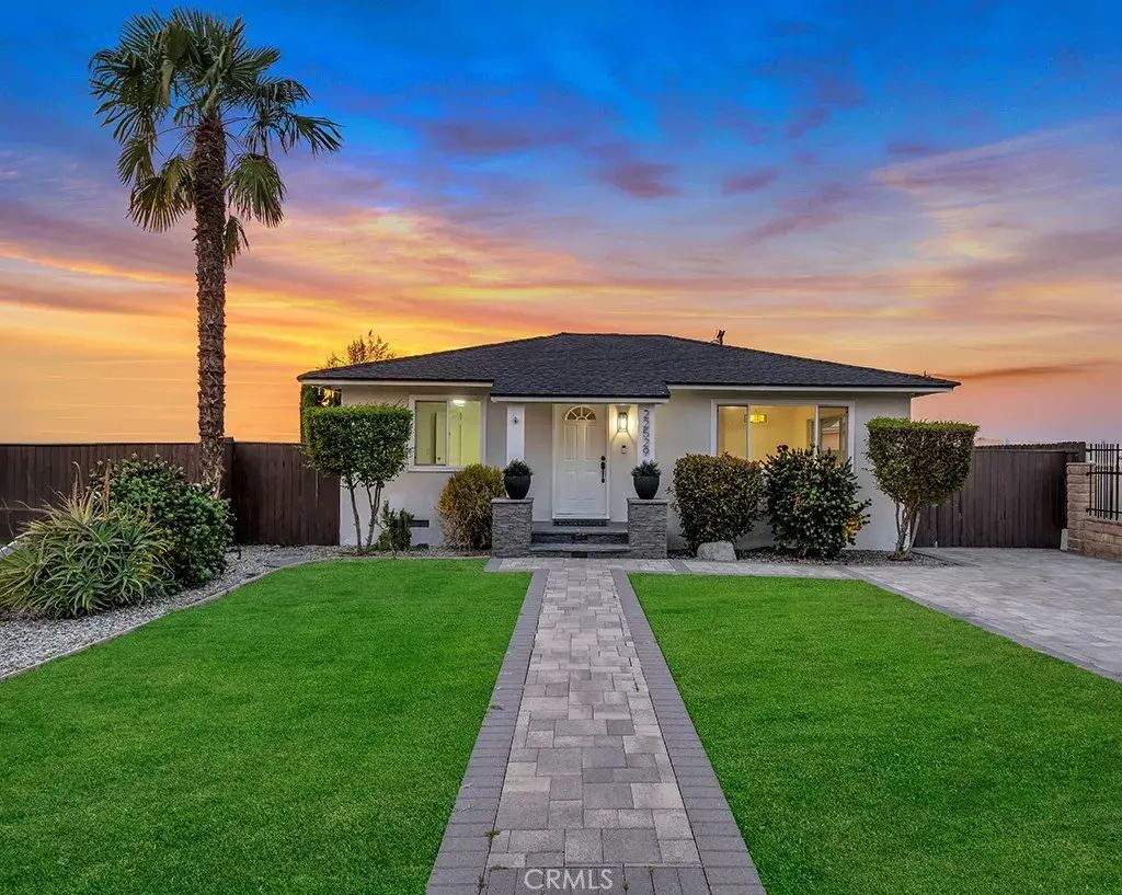 22529 Clarendon, Woodland Hills