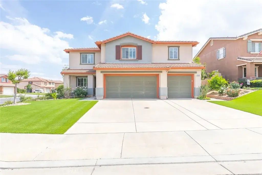 9406 Hampstead Court, Riverside