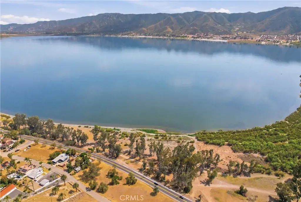 Lakeshore, Lake Elsinore