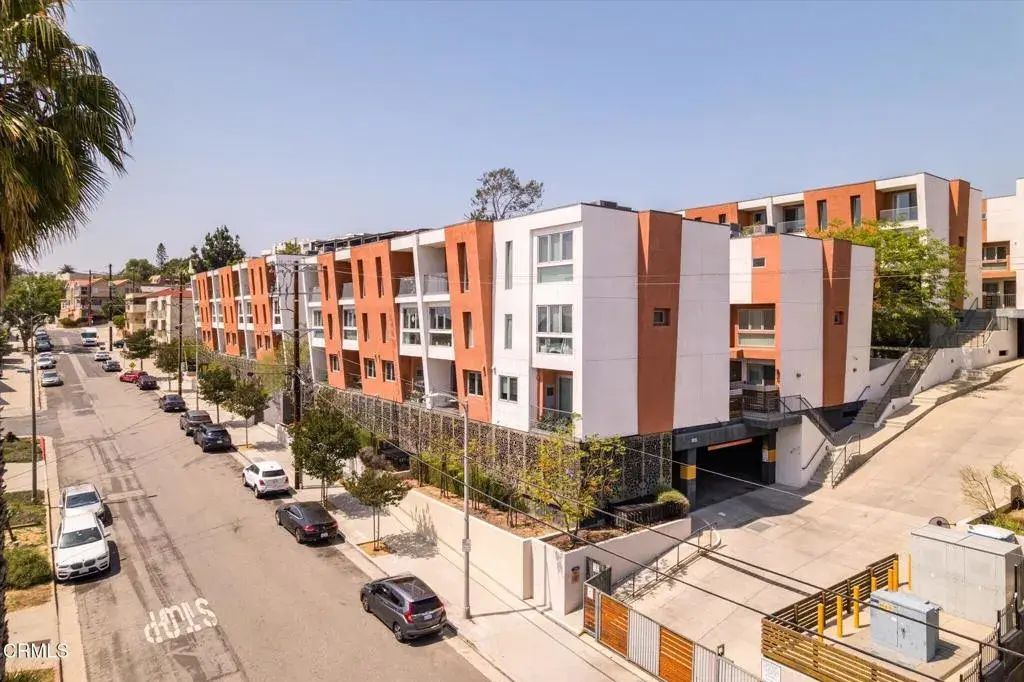 1015 Figueroa Terrace 19, Los Angeles