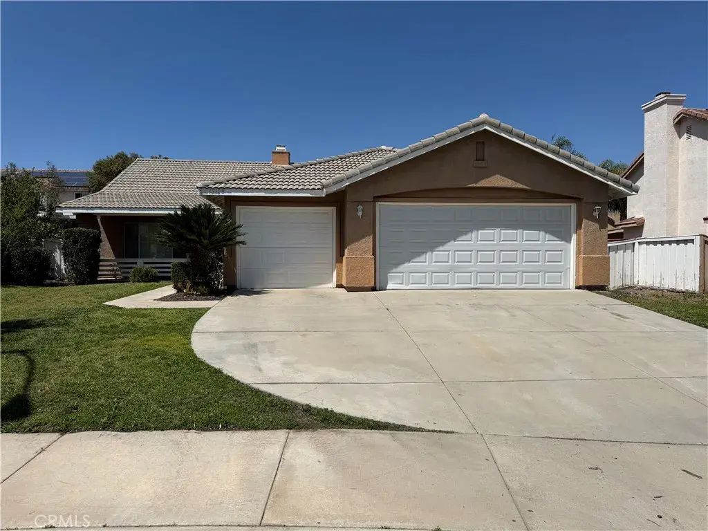 15128 Versailles, Lake Elsinore
