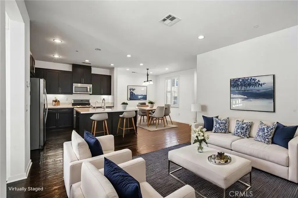 122 Wild Rose, Lake Forest