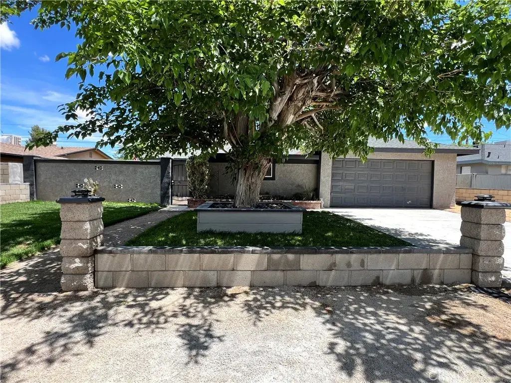 45430 Andale Avenue, Lancaster