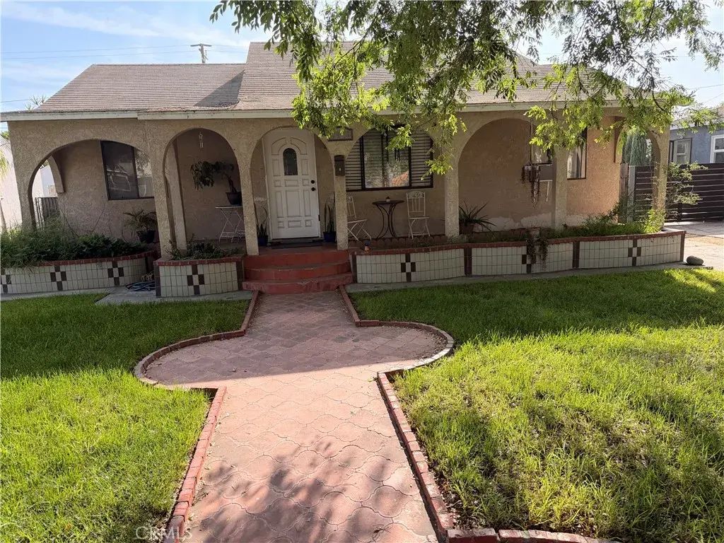 2676 Golden, Long Beach
