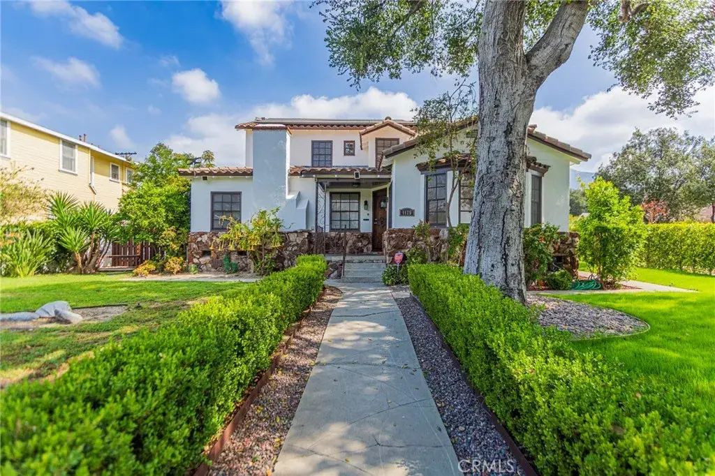 1125 Glenwood Road, Glendale