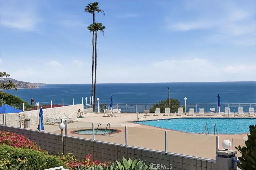 32653 Seagate 303c, Rancho Palos Verdes