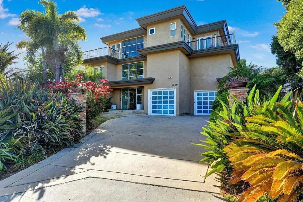 2812 Poinsettia Drive, 