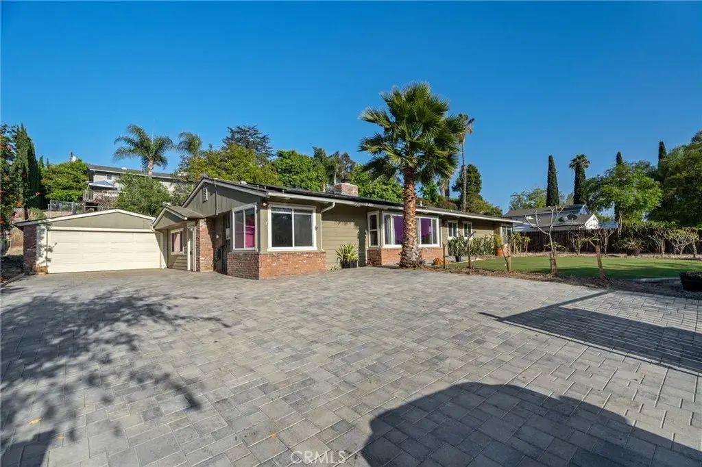 4535 Avocado Boulevard, La Mesa