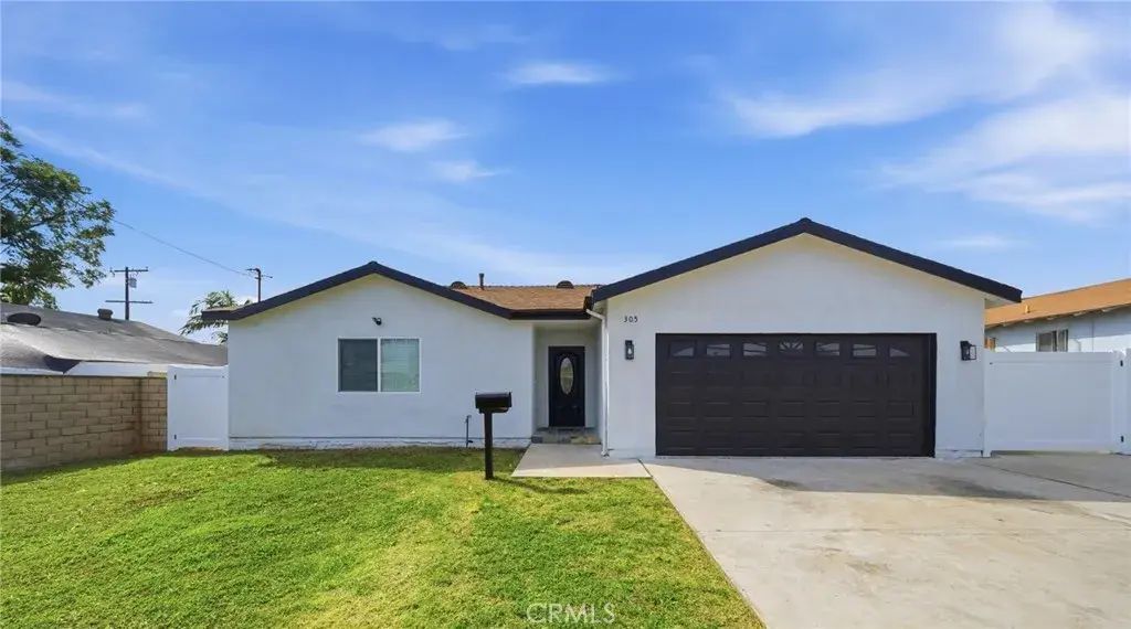 305 N College Drive, La Habra