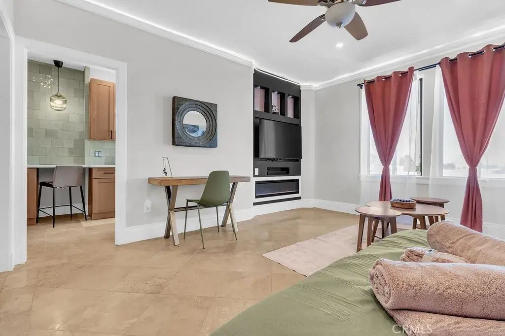 315 W 3rd 512, Long Beach