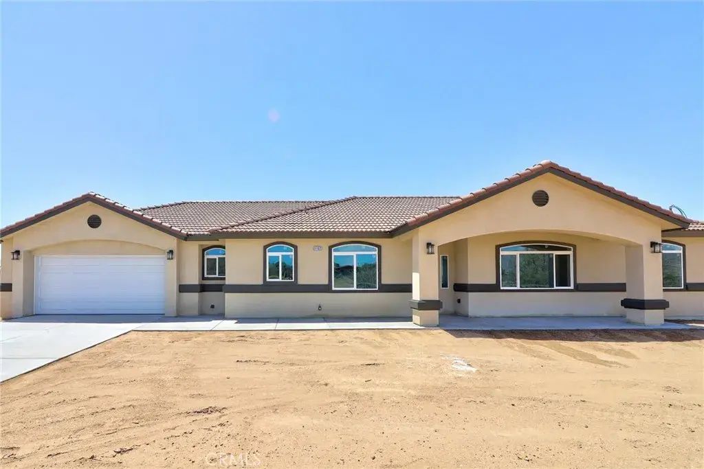 11152 Chipmunk Road, Apple Valley